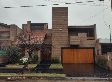 Casa · 300m² · 3 Ambientes · 2 Cocheras · ¡Venta! Casa en Palermo Bajo ¡Con Escritura y Apto Crédito!