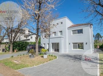 Casa · 216ha · 5 Ambientes · 3 Cocheras · Casa en Club de Campo Pueyrredon