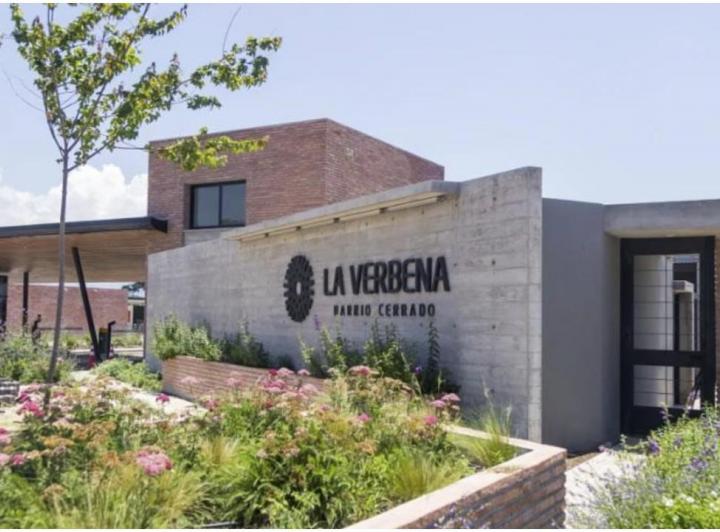 Terreno · 600m²