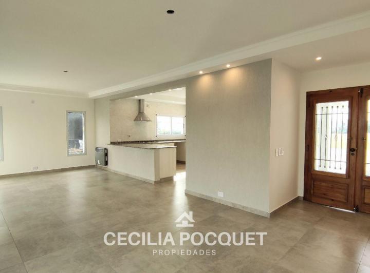 Casa · 200m² · 5 Ambientes · 2 Cocheras