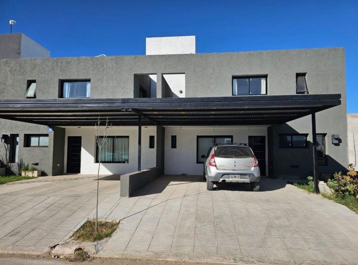 Duplex 3 Dorm. 3 Baños San Ignacio Village, Córdoba - Zonaprop