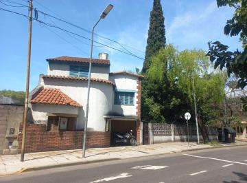 Casa de 4 ambientes, Villa Devoto · Chalet 4 Amb. con Garage y Parque a Reciclar
