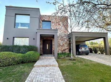 Casa de 6 ambientes, Luján de Cuyo · Barrio Rincon de Terrada Casa en Venta