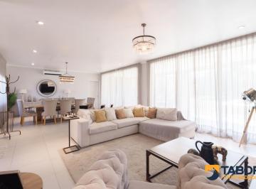 Casa · 400m² · 9 Ambientes · 2 Cocheras · Casa Premium en Venta – Cañuelas - Zona Sur de Córdoba Capital