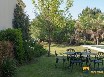 Casa · 400m² · 9 Ambientes · 2 Cocheras · Casa Premium en Venta – Cañuelas - Zona Sur de Córdoba Capital