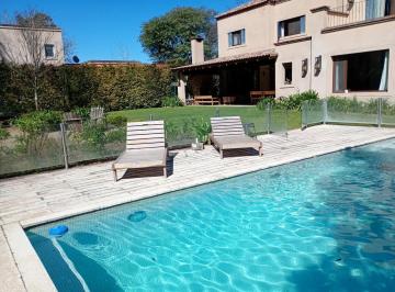 Casa · 300m² · 5 Ambientes · 2 Cocheras · Casa en Alquiler Temporario C/ Cochera en Boulogne Sur Mer