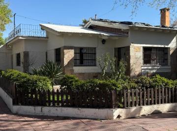 Casa de 6 ambientes, Ciudad de Mendoza · Vendo Casa Esquina Sexta Sección
