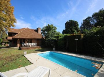 Casa · 320m² · 6 Ambientes · 4 Cocheras · Venta Casa 5 Ambientes - Apto Credito