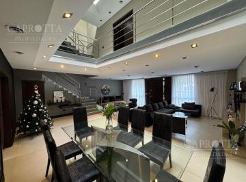 Casa · 439m² · 7 Ambientes · 4 Cocheras · Casa en Villa Devoto
