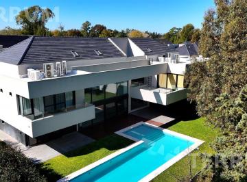 Casa · 995m² · 10 Ambientes · 4 Cocheras · Casa Venta Canning Barrio Saint Thomas Este Oeste