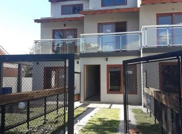 Casa · 83m² · 4 Ambientes · 1 Cochera · Duplex 4 Ambientes en Venta en Mar de Ajo