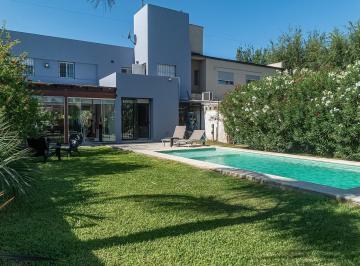 Casa · 360m² · 5 Ambientes · 1 Cochera · Venta - Casa 3 Dorm. - Roldan - Tierra de Sueños 2