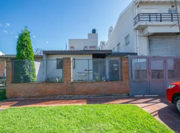 Casa · 107m² · 4 Ambientes · 2 Cocheras · Casa en Los Pinares