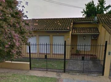 Casa · 120m² · 4 Ambientes · 2 Cocheras · Casa 4 Ambientes en Venta – Oportunidad en Don Torcuato.