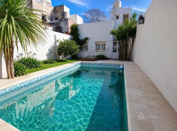 Casa · 207m² · 8 Ambientes · 2 Cocheras · Casa en La Plata