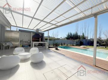 Casa · 500m² · 10 Ambientes · 2 Cocheras · Casa en City Bell