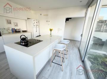 Casa · 500m² · 10 Ambientes · 2 Cocheras · Casa en City Bell