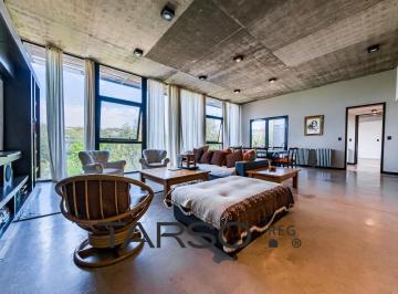 Casa · 500m² · 18 Ambientes · 2 Cocheras · Casa en Venta en Mendiolaza en Estancia Q2