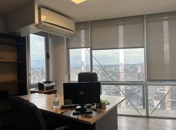 Oficina comercial · 190m² · 6 Ambientes · 1 Cochera · Oficina con Patio Exclusivo, Barrio Sur - Tucumán