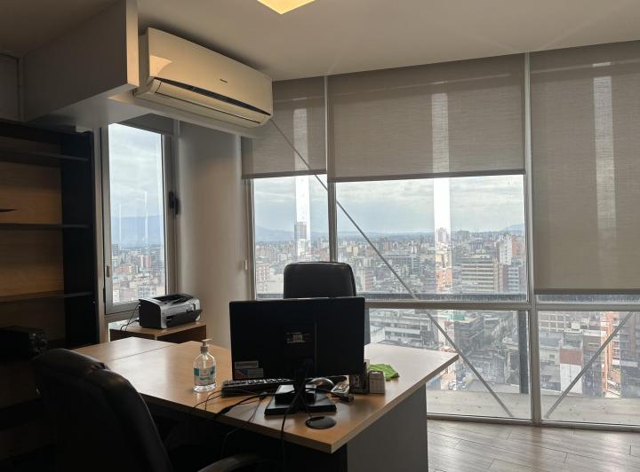 Oficina comercial · 190m² · 6 Ambientes · 1 Cochera