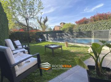 Casa · 110m² · 5 Ambientes · Casa a La Venta en Banco Provincia, Moreno 100