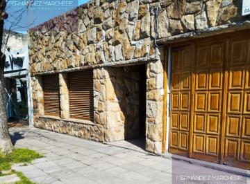 Casa · 200m² · 5 Ambientes · 1 Cochera · Casa en Centro de Lujan