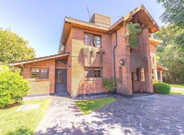 Casa · 232m² · 4 Ambientes · 1 Cochera · Casa en Venta en Country Banco Provincia, Moreno