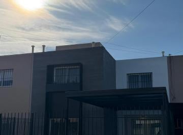 Casa de 3 ambientes, Córdoba · Duplex en Venta - Zona Valle Escondido - Amplio y Luminoso - Se Escucha Propuesta