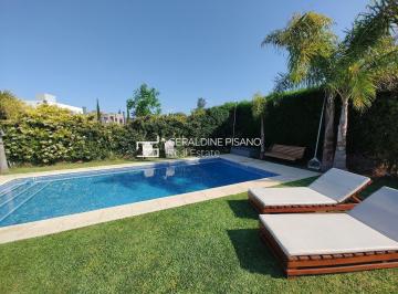 Casa · 175m² · 4 Ambientes · 1 Cochera · Casa en Venta en San Agustín, Villanueva, Tigre