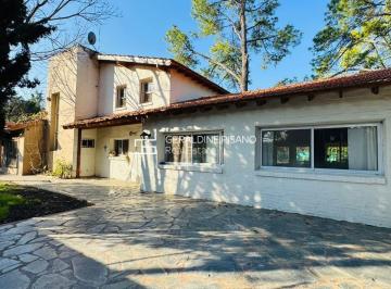 Casa · 360m² · 6 Ambientes · 1 Cochera · Casa en Venta en Ingeniero Maschwitz, Escobar, G. B. a. Zona Norte