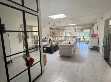 Casa · 325m² · 6 Ambientes · 2 Cocheras · Casa en Venta en Santa Teresa, Villanueva, Tigre