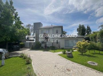 Casa · 290m² · 5 Ambientes · 2 Cocheras · Casa en Venta en Las Lomas, Haras Santa Maria, Escobar