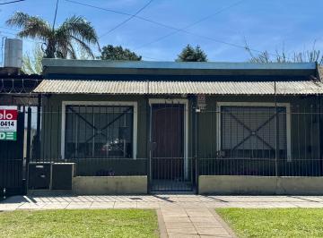 Casa de 4 ambientes, Almirante Brown · Casa