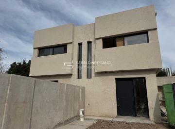 Casa · 81m² · 3 Ambientes · 1 Cochera · Casa Dúplex en Venta en Benavidez Chico, Tigre, G. B. a. Zona Norte