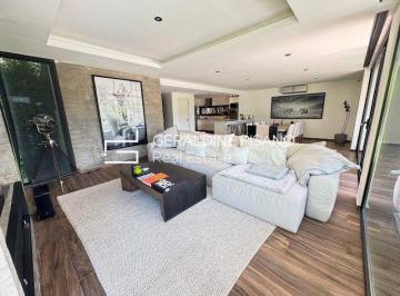 Casa · 350m² · 6 Ambientes · 1 Cochera · Casa en Venta en Tipas, Nordelta, Tigre