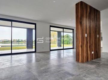 Casa · 270m² · 5 Ambientes · 1 Cochera · Casa en Venta en San Benito, Villanueva, Tigre