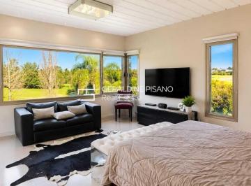 Casa · 250m² · 5 Ambientes · 1 Cochera · Casa en Venta en San Isidro Labrador, Villanueva, Tigre