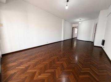 Departamento · 93m² · 5 Ambientes · Venta Departamento de 3 Dorm. + Comodín, en El Centro