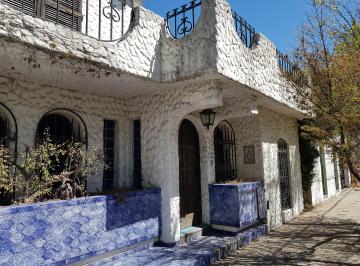 Casa de 7 ambientes, San Isidro · Soleada Casa 3 Dorm - Amplio Lote y Jardin.