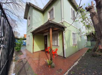 Casa · 250m² · 5 Ambientes · 4 Cocheras · Casa Sobre Doble Lote en Banfield Oeste