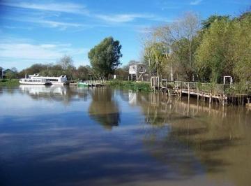 Terreno · 2500m² · Lotes con Escritura en Venta Islas, Frente a Estacion Fluvial, Entre Rios, Num 16, 17, 18. Precio P