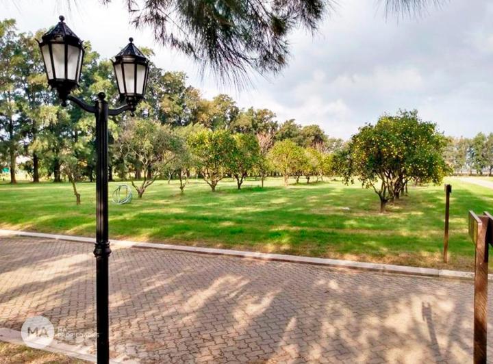 Terreno · 874m²