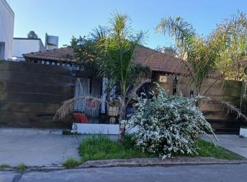 Casa de 6 ambientes, Esteban Echeverría · Casa Excelente Ubicacion Luis Guillon
