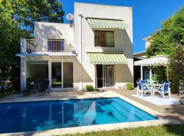 Casa · 230m² · 4 Ambientes · 1 Cochera · Boatcenter Excelente Casa con Amarra Cerca de Nordelta