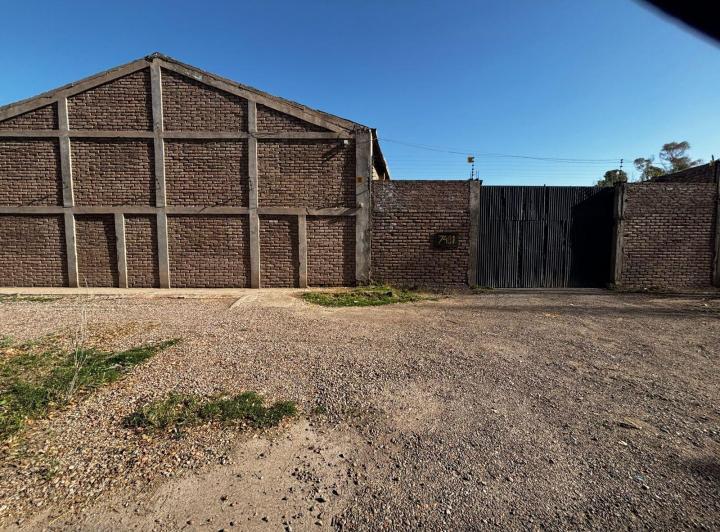 Bodega-Galpón · 800m² · 5 Ambientes · 2 Cocheras