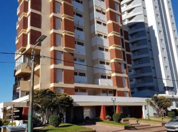 Departamento de 2 ambientes, Villa Gesell · Amplio Departamento con Cochera y Salida Al Mar <zona Centro