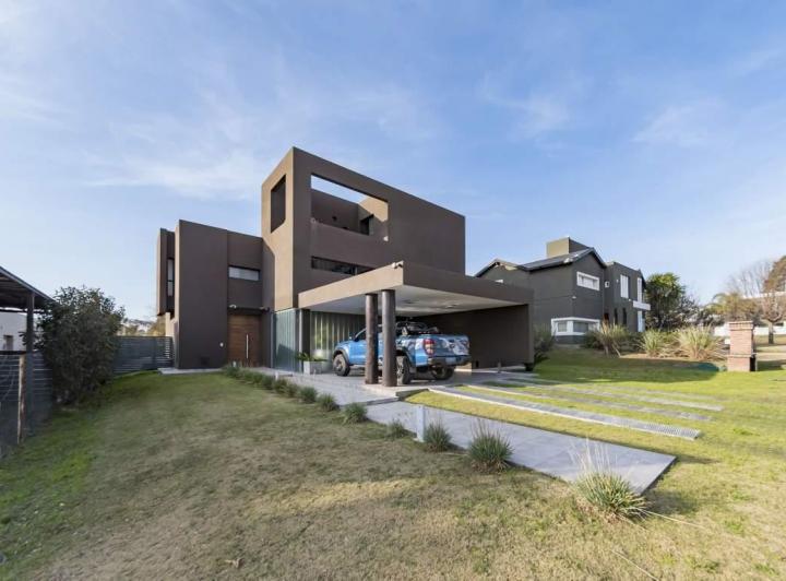 Casa · 359m² · 3 Ambientes