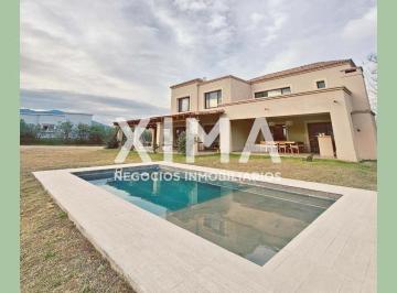 Casa · 45m² · 4 Ambientes · 2 Cocheras · Casa en Venta San Lorenzo Chico