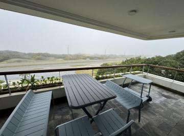 Departamento · 80m² · 4 Ambientes · 1 Cochera · Departamento en Playa Brava
