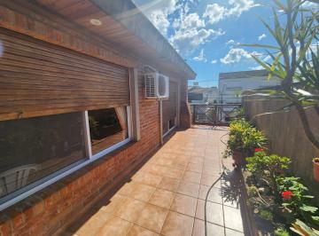 Casa de 4 ambientes, San Isidro · Loca/ Garage con Vivienda